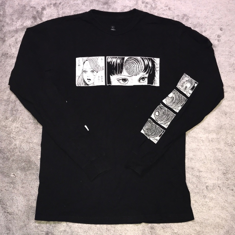 Hot Topic Junji Ito Spiral Girl Black Long Sleeve Manga Panel Graphic Tee